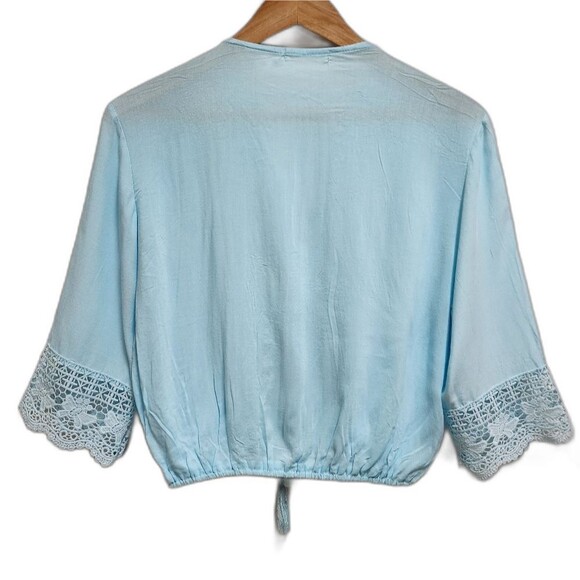 Beach By Exist Top Womens L Blue Crochet Lace V Neck 3/4 Sleeve Crop Elastic Hem - Picture 2 of 15